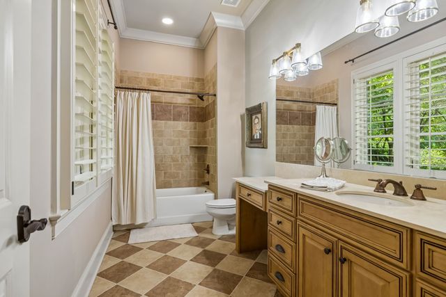 1037 Vaughn Crest Dr, Franklin, TN 37069
