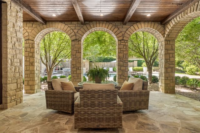 1037 Vaughn Crest Dr, Franklin, TN 37069