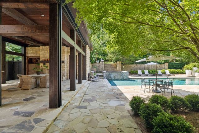 1037 Vaughn Crest Dr, Franklin, TN 37069