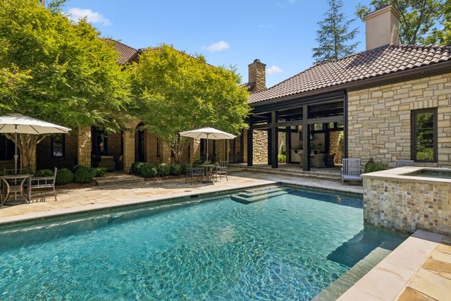 1037 Vaughn Crest Dr, Franklin, TN 37069