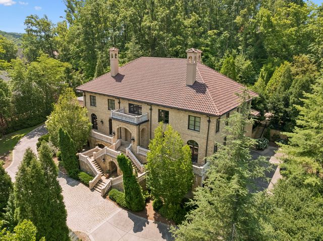 1037 Vaughn Crest Dr, Franklin, TN 37069