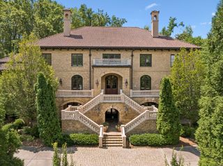 1037 Vaughn Crest Dr, Franklin, TN 37069