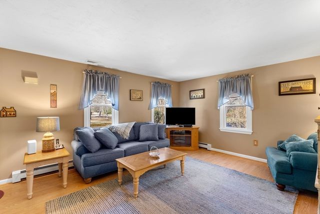 53 Stoney Weir Rd, Halifax, MA 02338