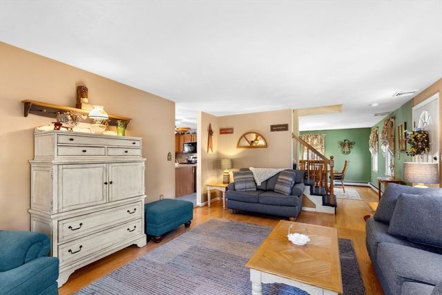 53 Stoney Weir Rd, Halifax, MA 02338