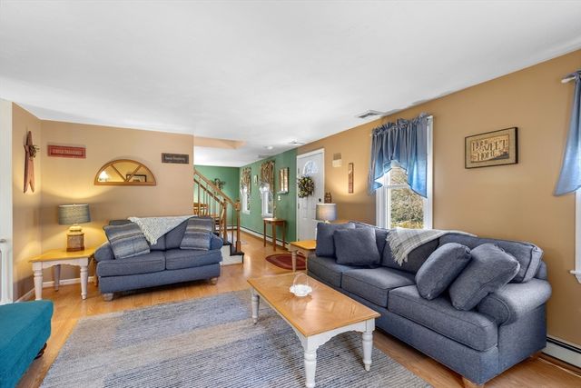 53 Stoney Weir Rd, Halifax, MA 02338