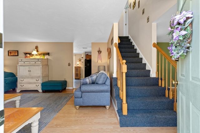 53 Stoney Weir Rd, Halifax, MA 02338