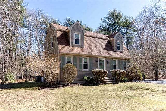 53 Stoney Weir Rd, Halifax, MA 02338