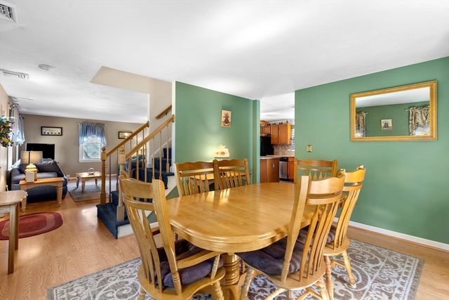 53 Stoney Weir Rd, Halifax, MA 02338