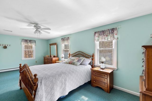 53 Stoney Weir Rd, Halifax, MA 02338