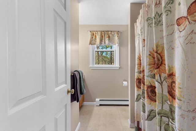 53 Stoney Weir Rd, Halifax, MA 02338