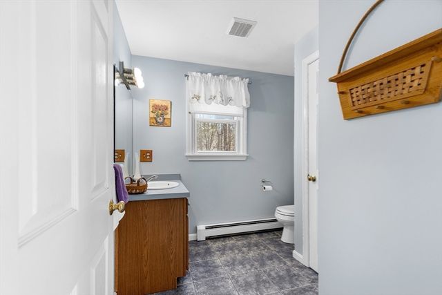 53 Stoney Weir Rd, Halifax, MA 02338