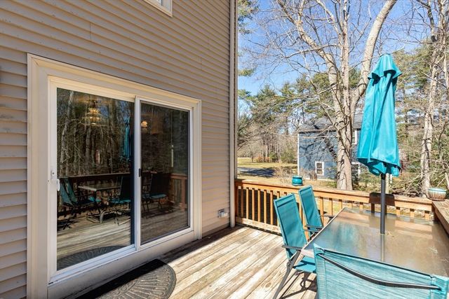 53 Stoney Weir Rd, Halifax, MA 02338