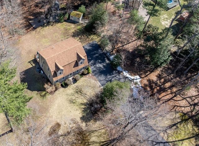 53 Stoney Weir Rd, Halifax, MA 02338