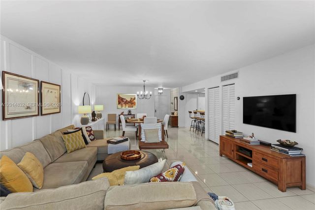 8555 SW 114th Ct, Miami, FL 33173