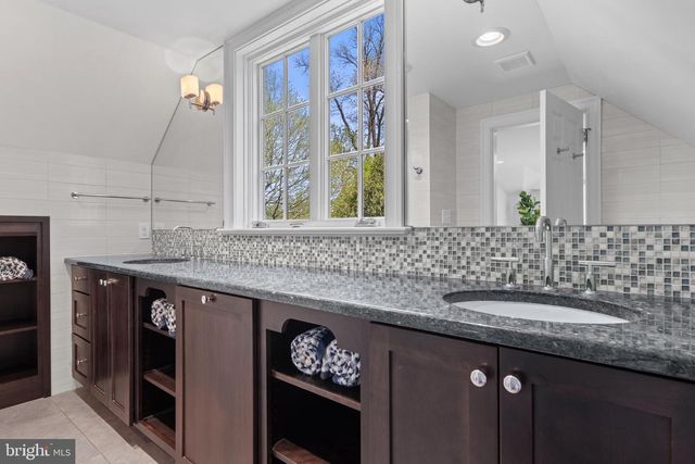 185 BIDDULPH RD, Wayne, PA 19087