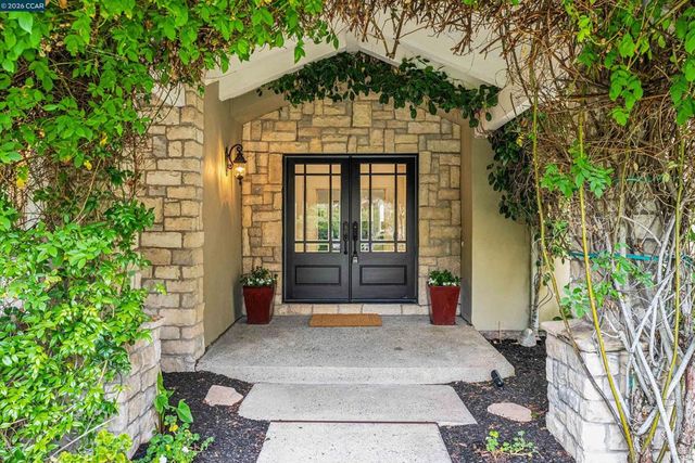 2175 Canyon Oak Ln, Danville, CA 94506