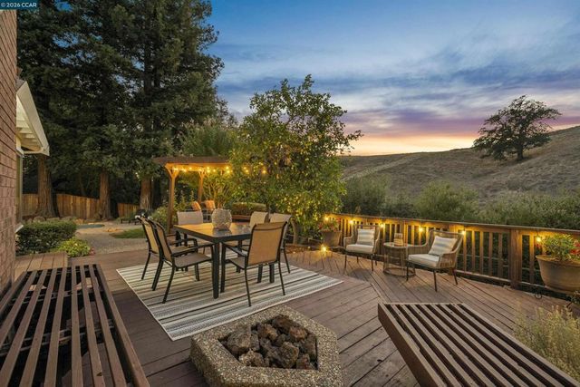 2175 Canyon Oak Ln, Danville, CA 94506