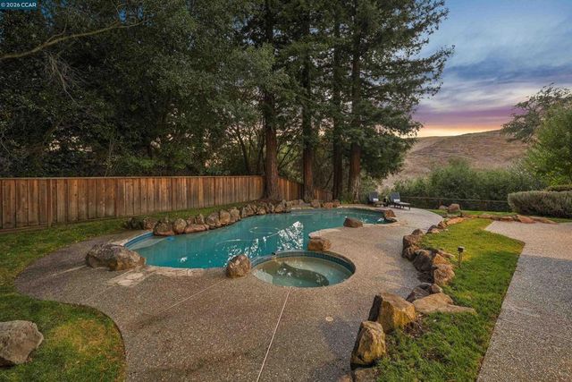 2175 Canyon Oak Ln, Danville, CA 94506
