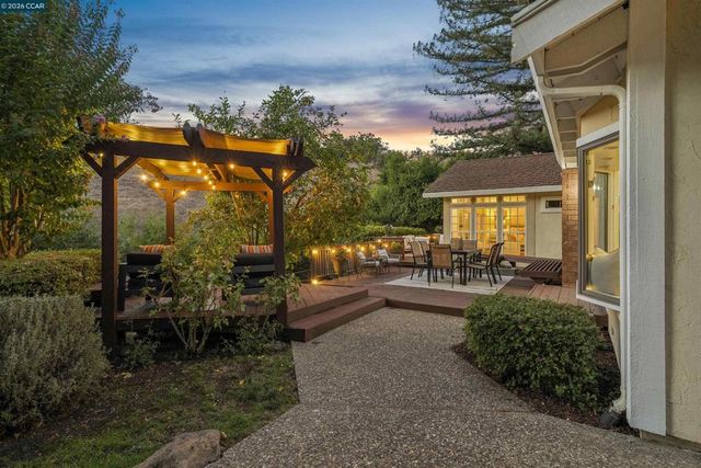 2175 Canyon Oak Ln, Danville, CA 94506