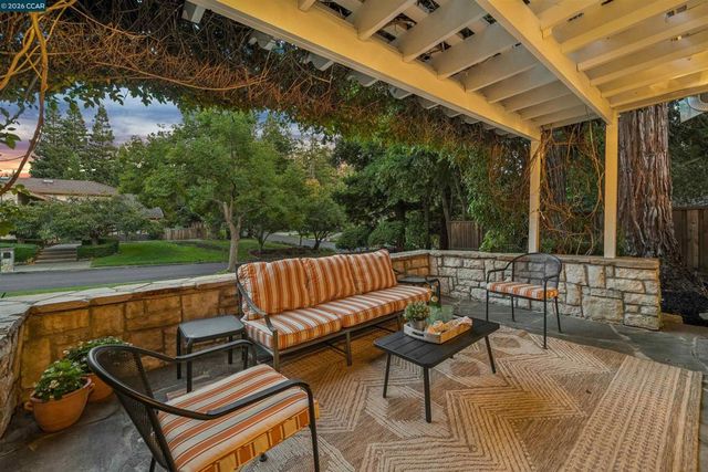 2175 Canyon Oak Ln, Danville, CA 94506