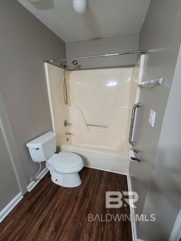 105 Lively Circle, Daphne, AL 36526