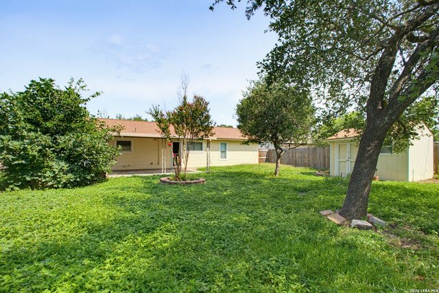8315 Castle Creek Dr, San Antonio, TX 78218