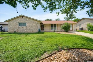 8315 Castle Creek Dr, San Antonio, TX 78218