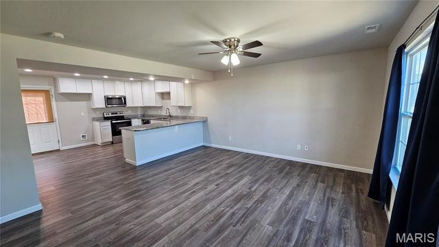 850 Navajo Trail 850, Warrenton, MO 63383