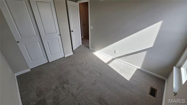 850 Navajo Trail 850, Warrenton, MO 63383