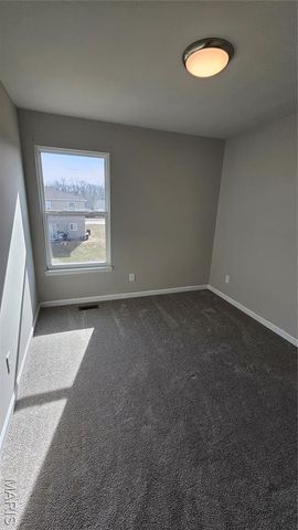 850 Navajo Trail 850, Warrenton, MO 63383