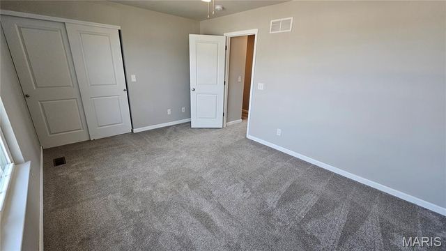 850 Navajo Trail 850, Warrenton, MO 63383