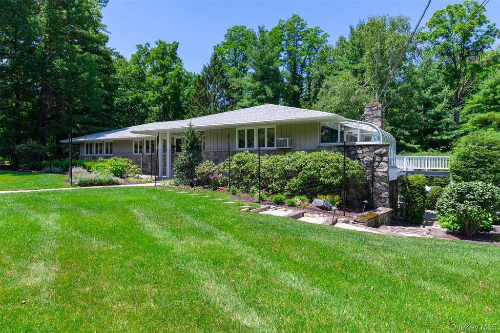 42 Yates Boulevard, Poughkeepsie, NY 12601
