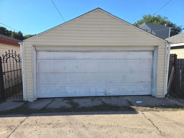 2133 W 49th Place, Chicago, IL 60609