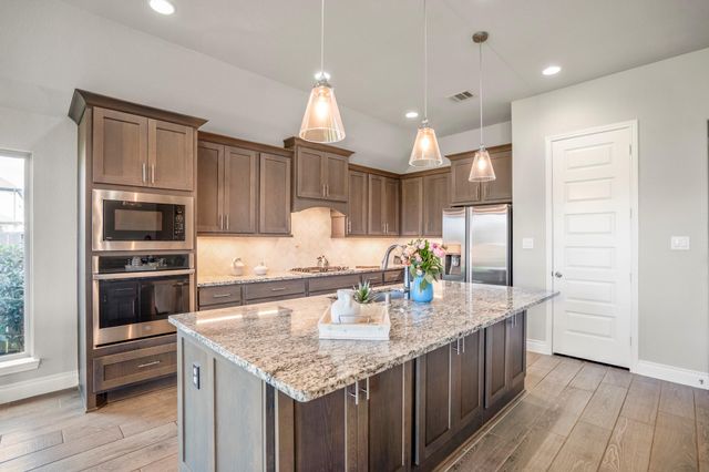 6914 Red Oak Drive, Katy, TX 77493