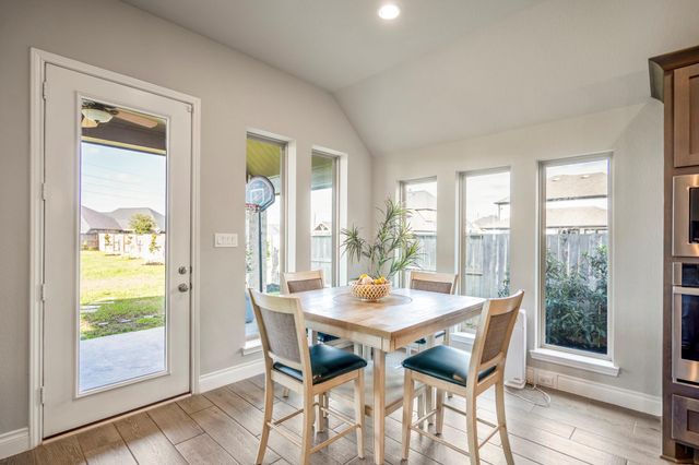 6914 Red Oak Drive, Katy, TX 77493