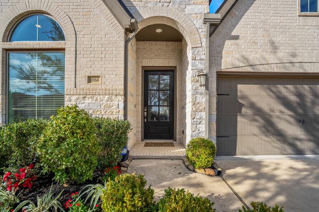 6914 Red Oak Drive, Katy, TX 77493