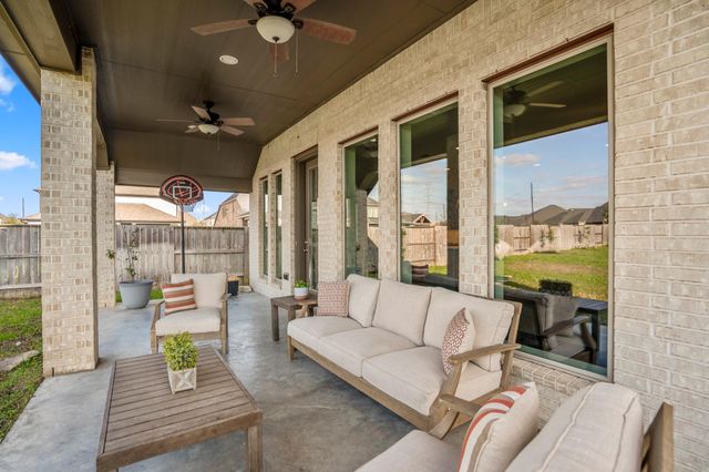 6914 Red Oak Drive, Katy, TX 77493