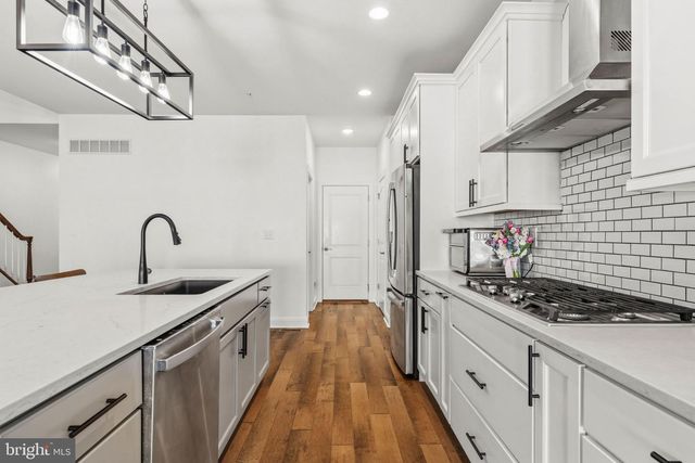 41 SPRING MILL RD, Warminster, PA 18974
