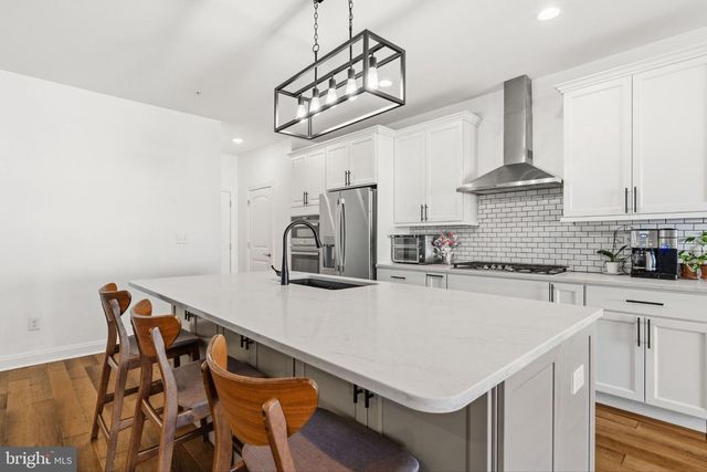 41 SPRING MILL RD, Warminster, PA 18974