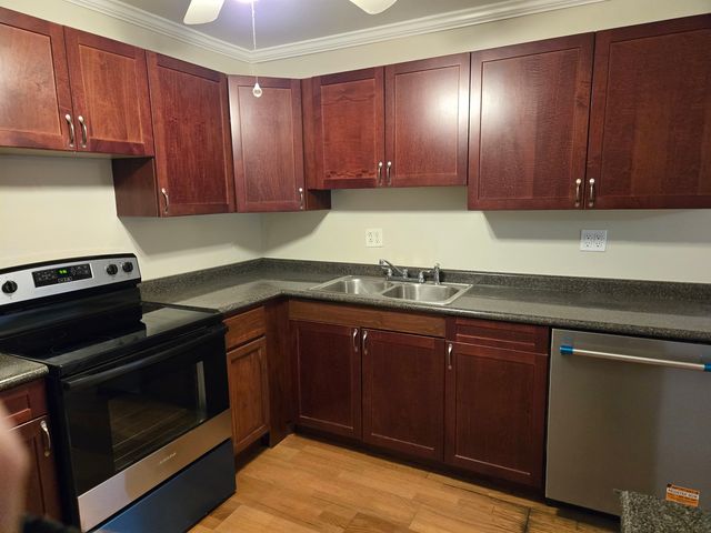 3909 W W 123RD ST. Street 205A, Alsip, IL 60803