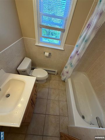 238 4th Street 2, Saddle Brook, NJ 07663