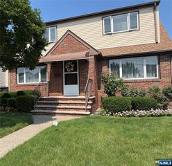 238 4th Street 2, Saddle Brook, NJ 07663