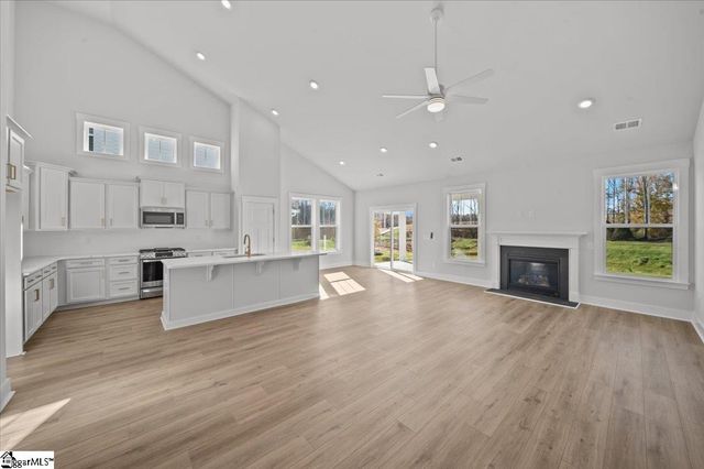 458 Amaryllis Lane, Woodruff, SC 29388