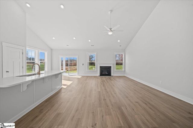 458 Amaryllis Lane, Woodruff, SC 29388