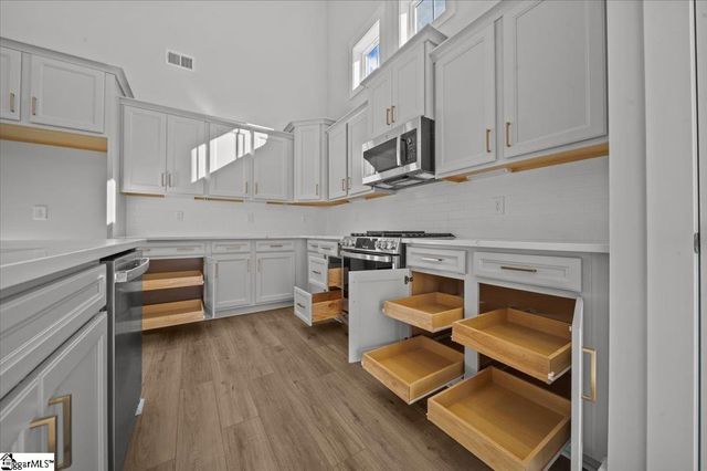 458 Amaryllis Lane, Woodruff, SC 29388