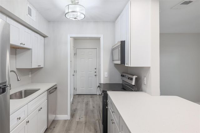 2201 mission hill CIR, Austin, TX 78741