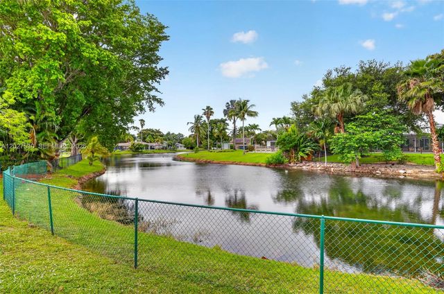 1860 NW 107th Terrace, Coral Springs, FL 33071
