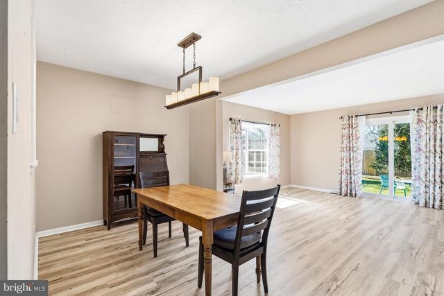 28 W PERPEN CT, Newark, DE 19702