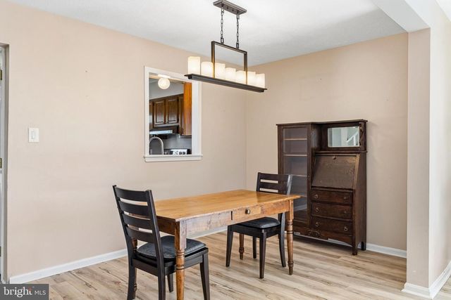 28 W PERPEN CT, Newark, DE 19702