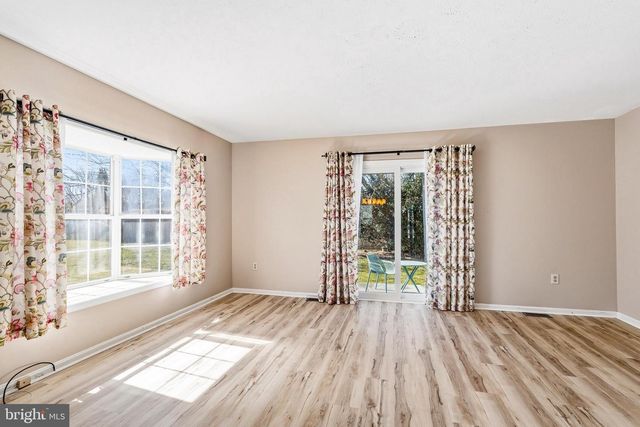 28 W PERPEN CT, Newark, DE 19702